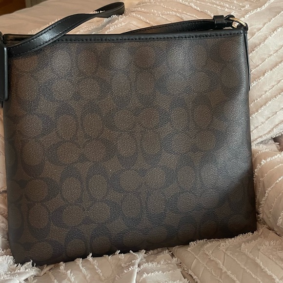 Coach Black and Brown Signature Bag leather crossbody in great condition - Picture 7 of 16